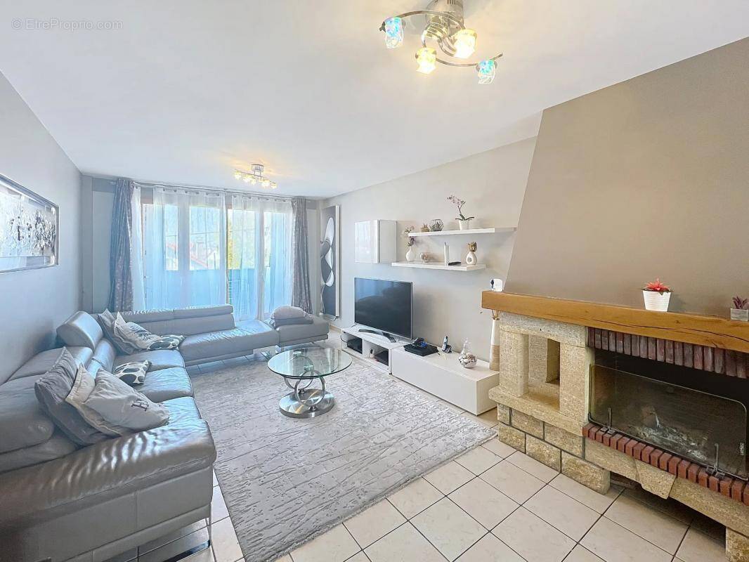 Appartement à LE BLANC-MESNIL