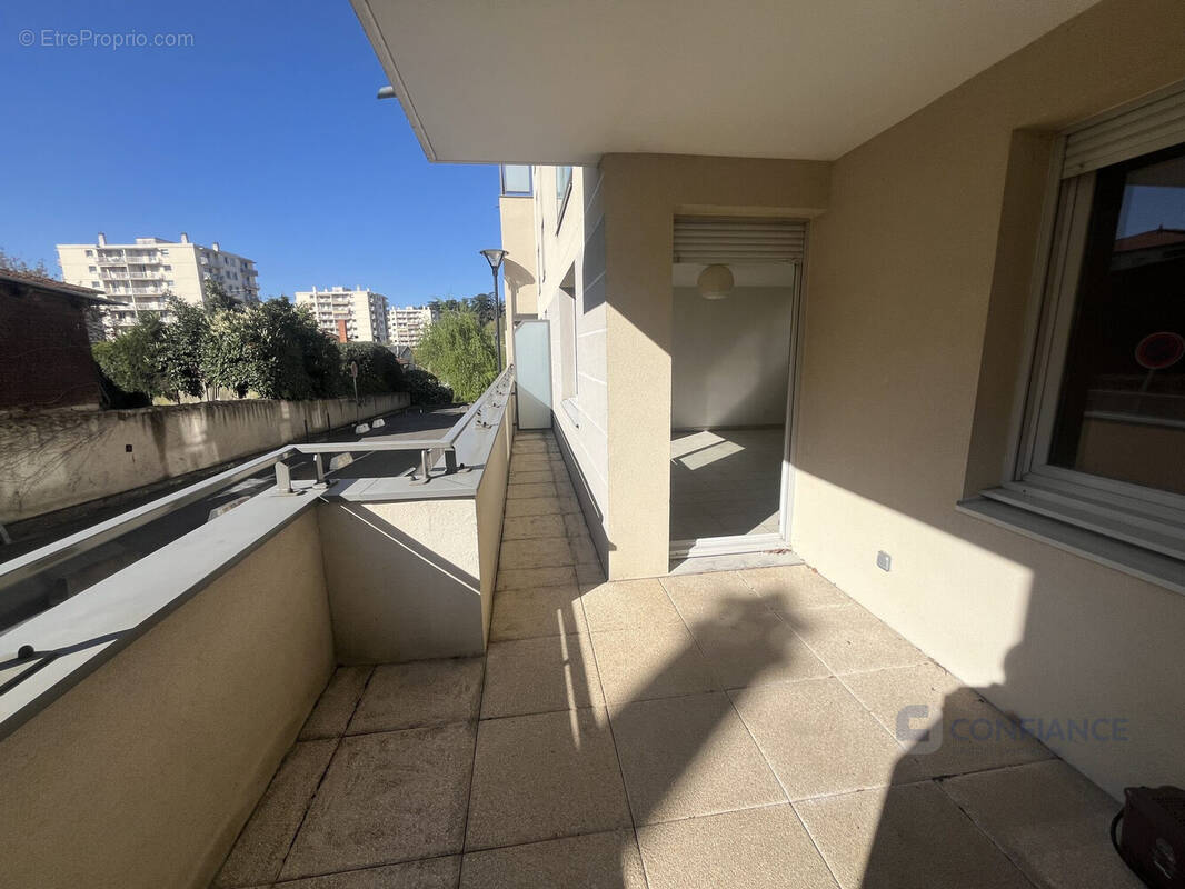 Appartement à OULLINS