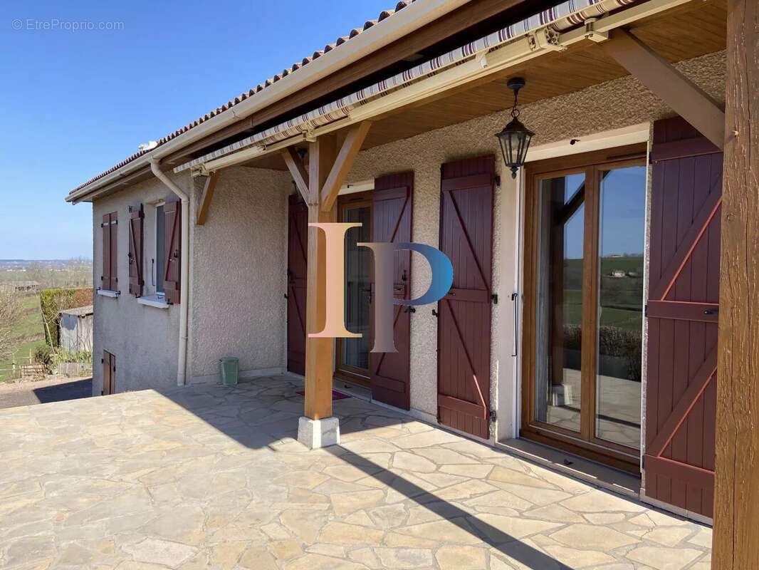 Maison à CHARLIEU