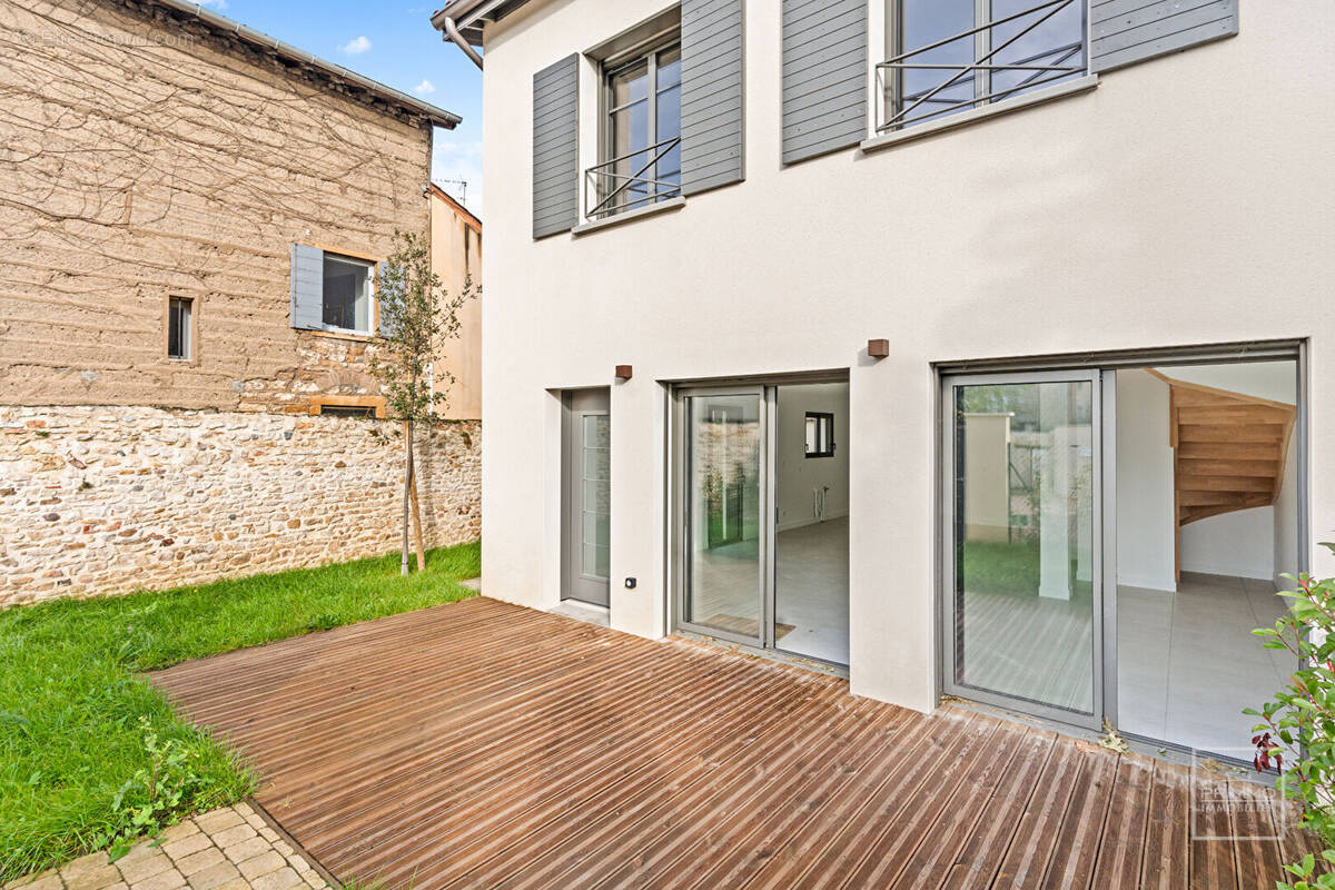 Maison à CHAZAY-D&#039;AZERGUES