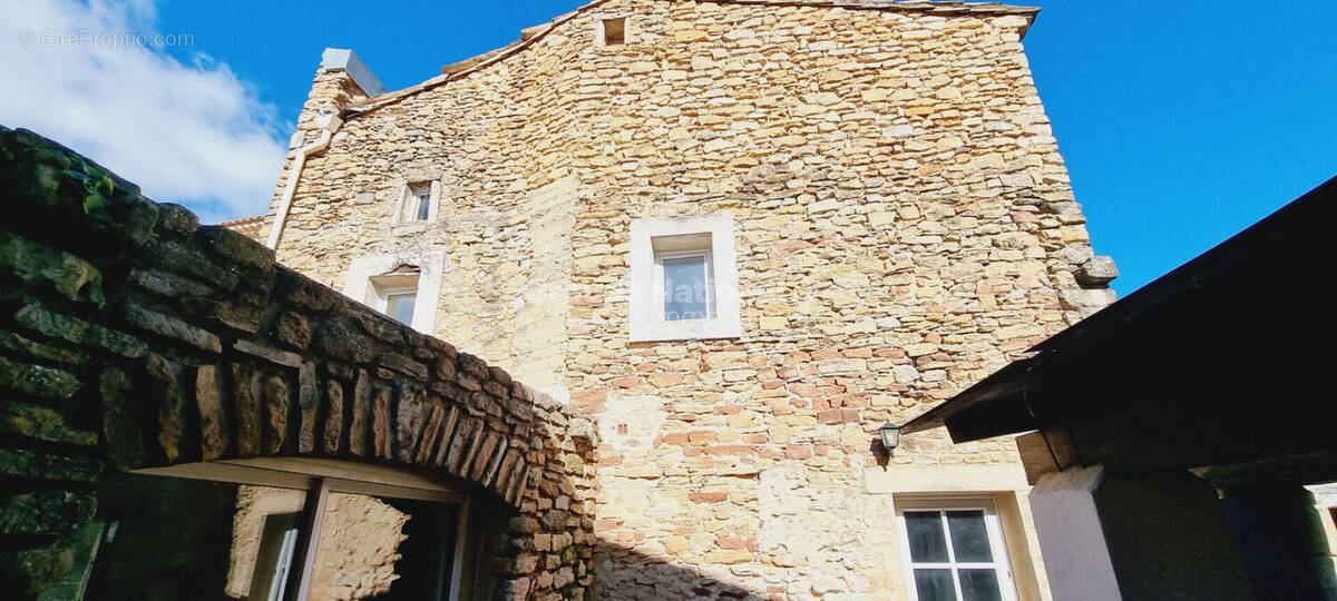 Maison à SABRAN