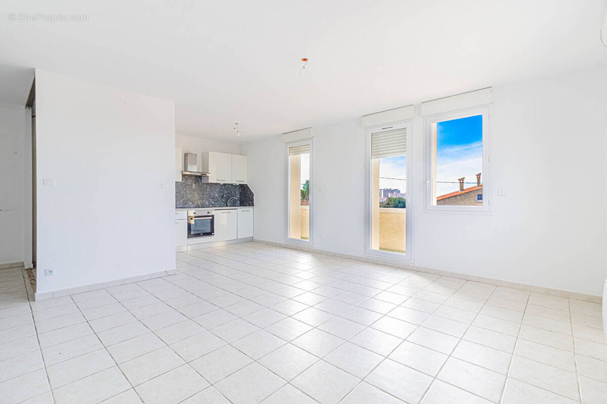 Appartement à PORT-DE-BOUC