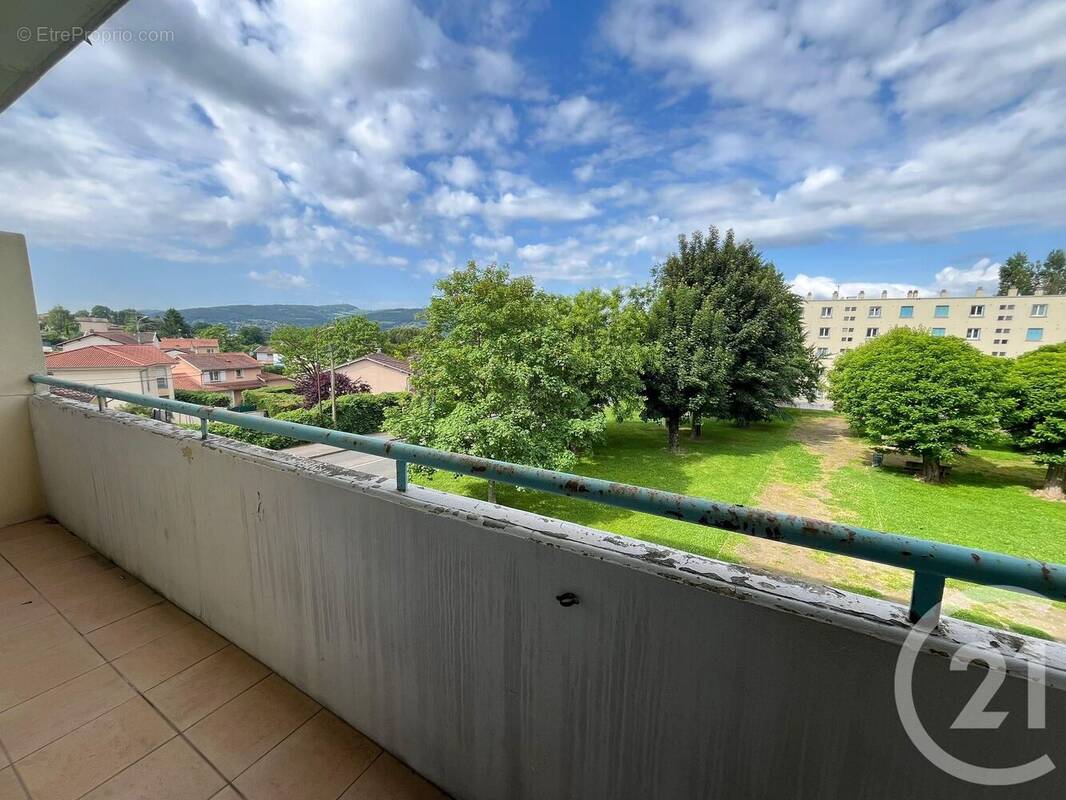 Appartement à GENAY
