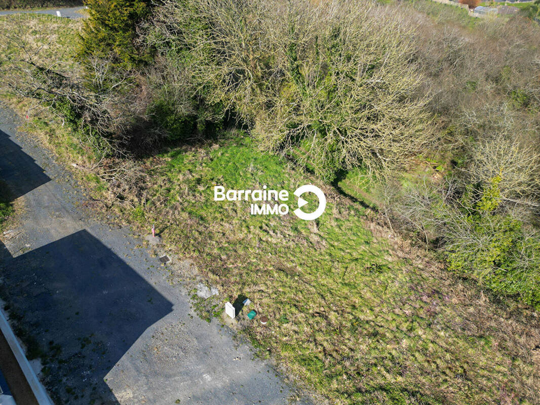 Terrain à LANNILIS
