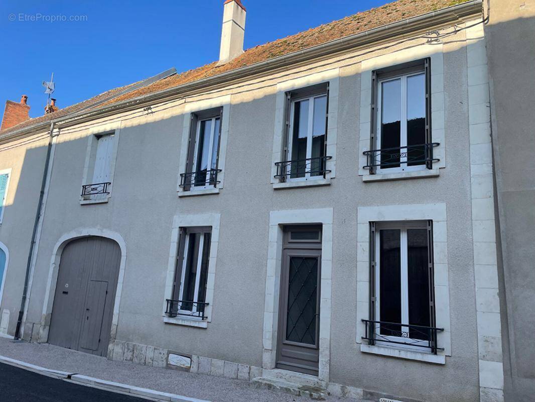 Maison à BONNY-SUR-LOIRE