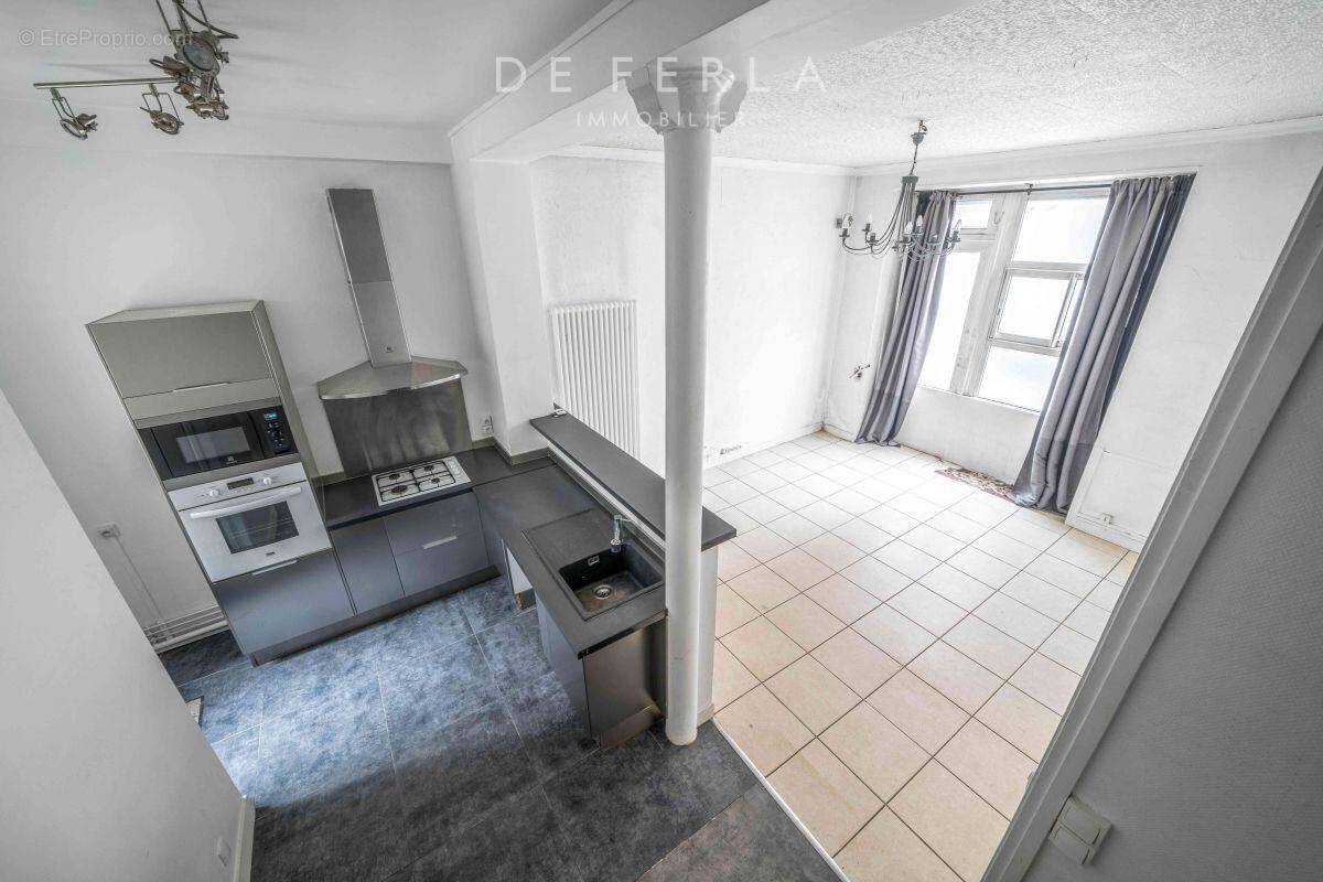 Appartement à PARIS-15E