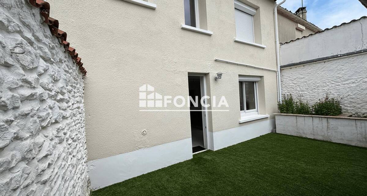 Maison à COGNAC