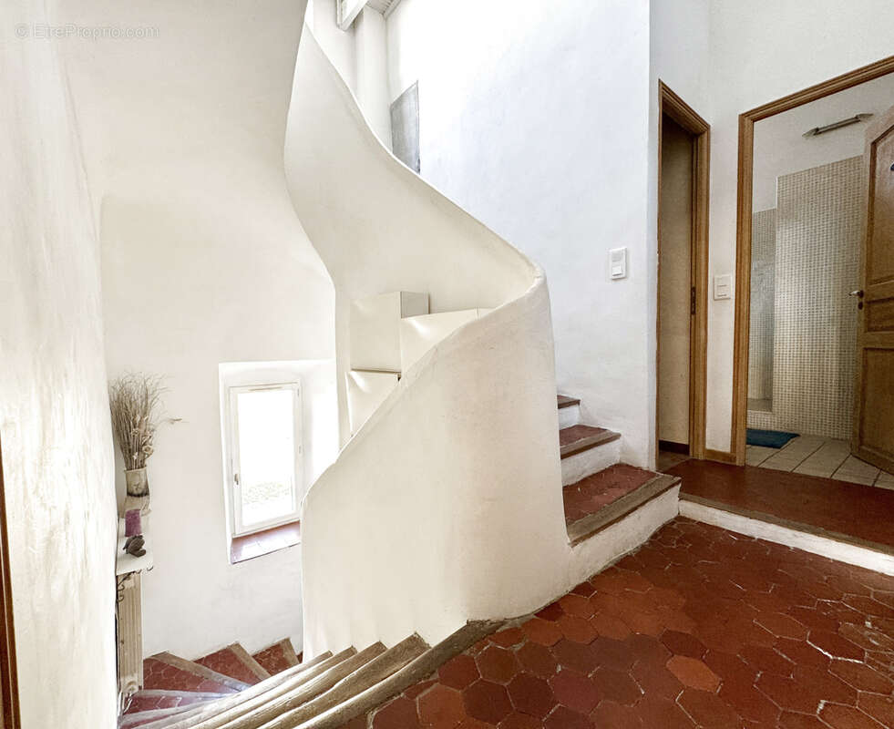 Appartement à MARSEILLE-2E