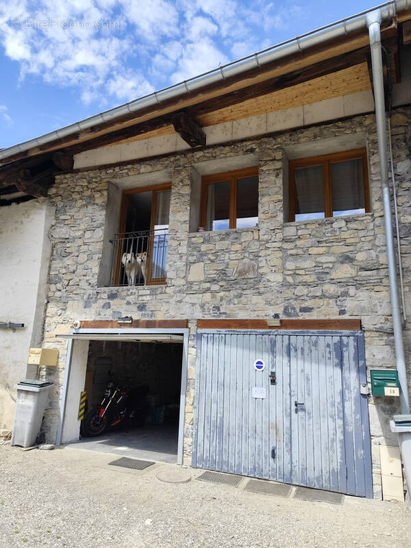 Appartement à SAINT-PIERRE-D&#039;ALBIGNY
