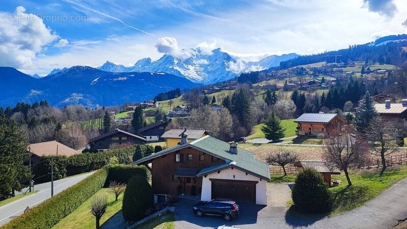 Appartement à COMBLOUX