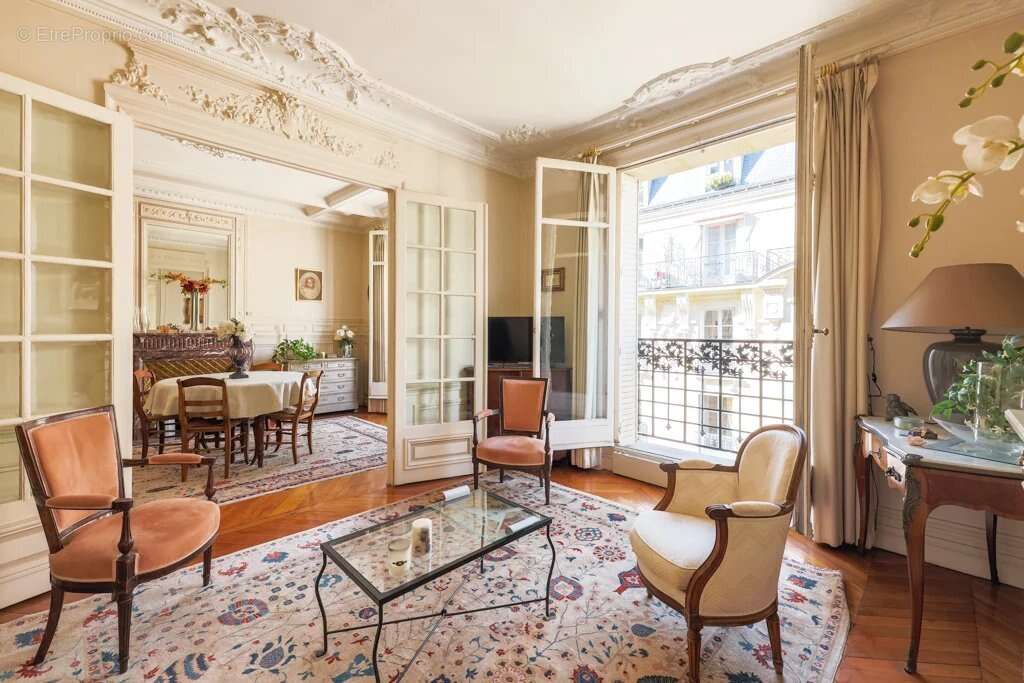 Appartement à PARIS-18E