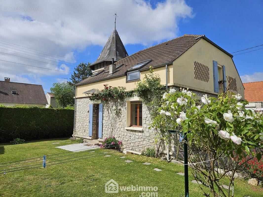 Découvrez le charme exceptionnel de cette maison familiale au c½ur de Bourron-Marlotte ! - Maison à BOURRON-MARLOTTE