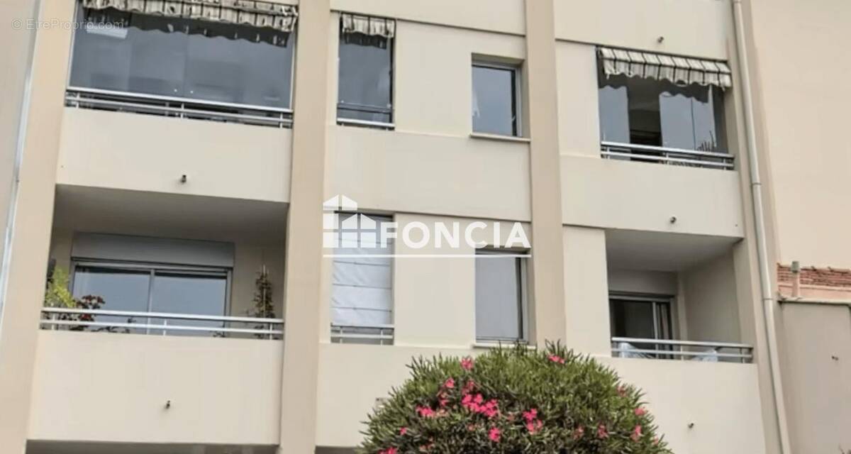 Parking à CANNES