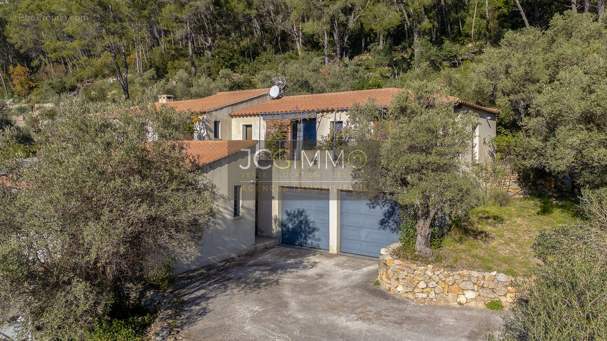 Maison à SOLLIES-PONT