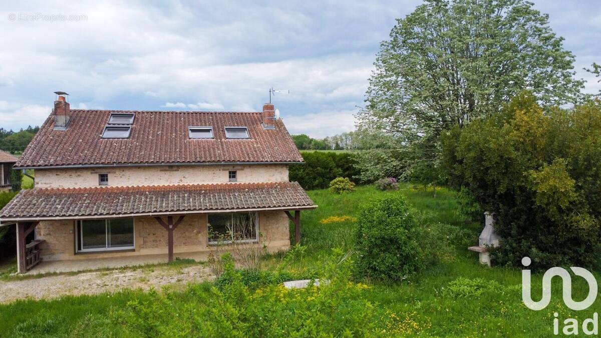 Photo 1 - Maison à VAYRES