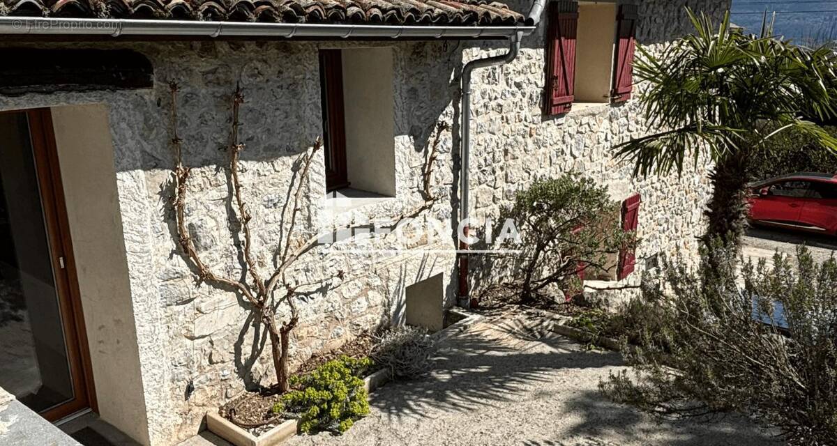 Maison à LA TERRASSE