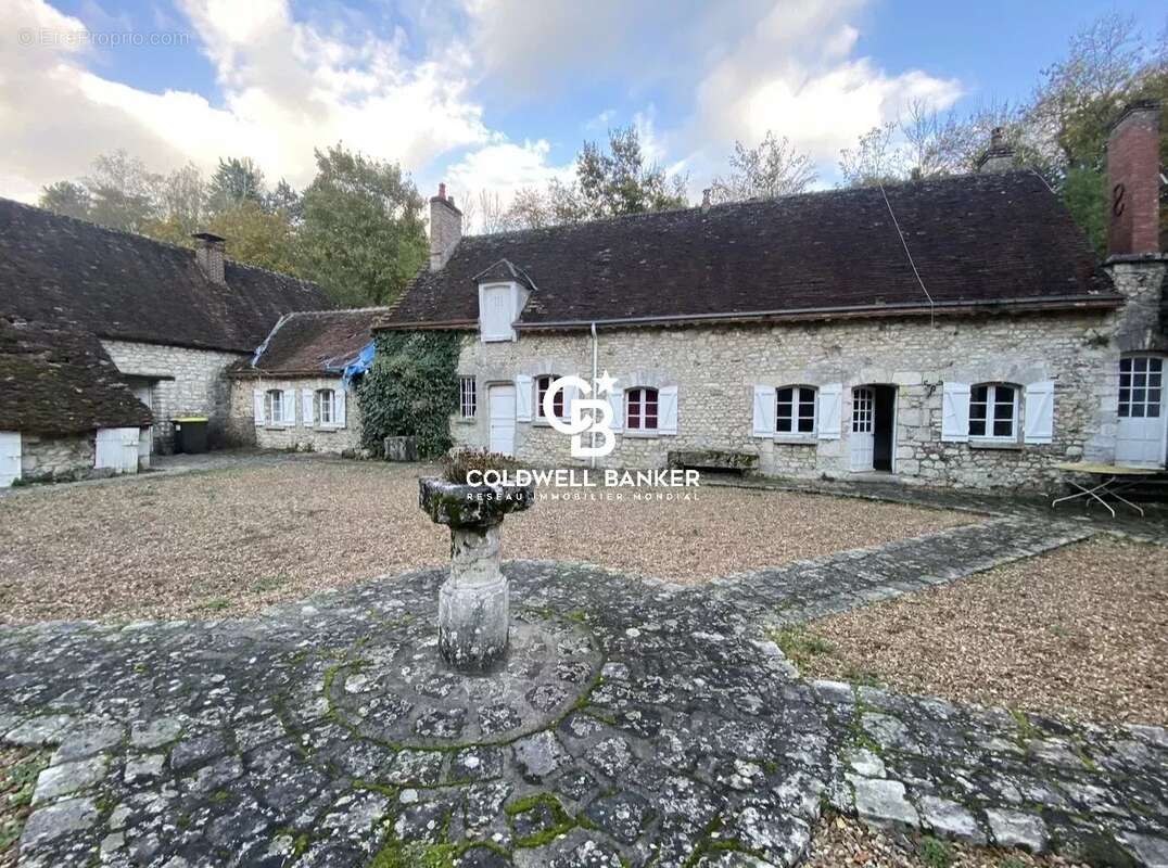 Maison à FERRIERES-EN-GATINAIS