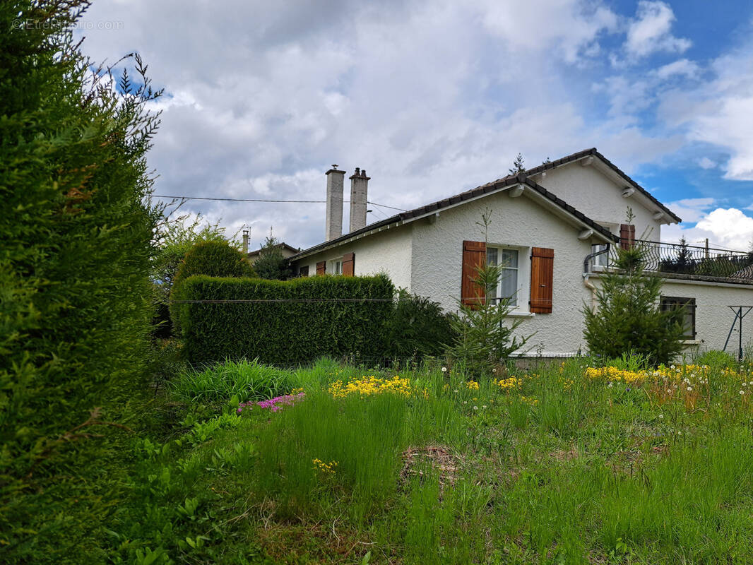 Maison à LE CHAMBON-SUR-LIGNON