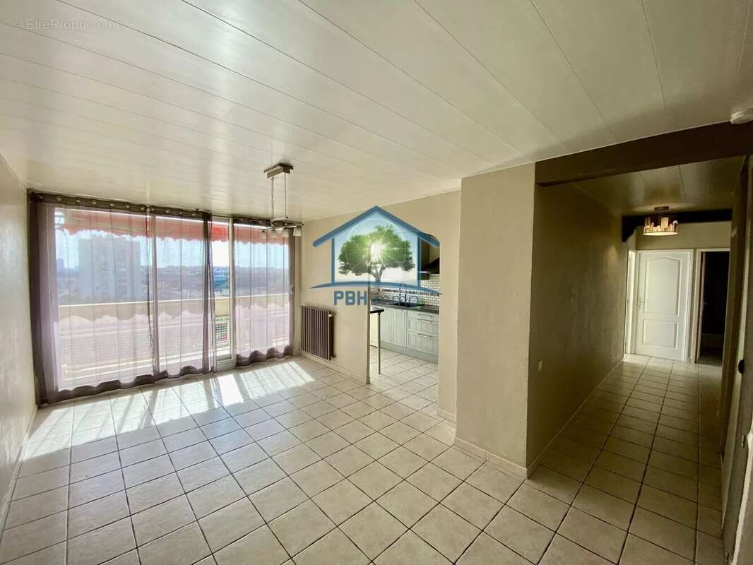 Appartement à MARSEILLE-15E