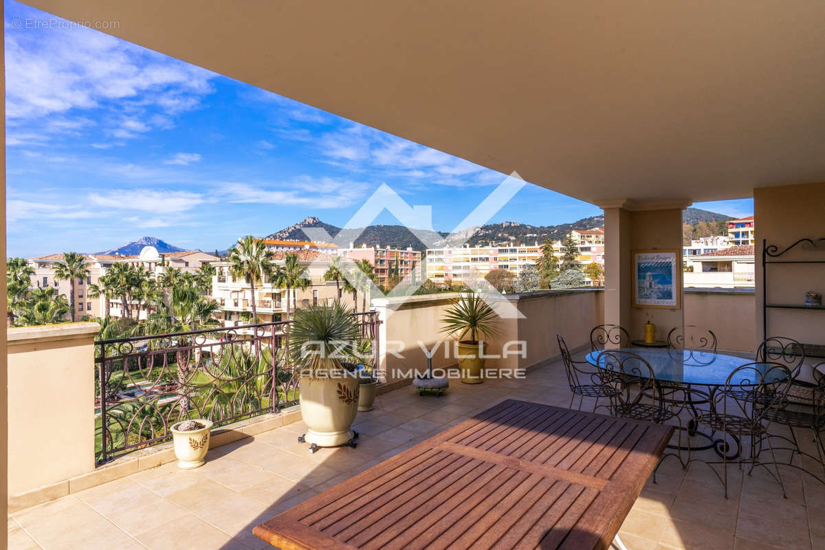 Appartement à HYERES