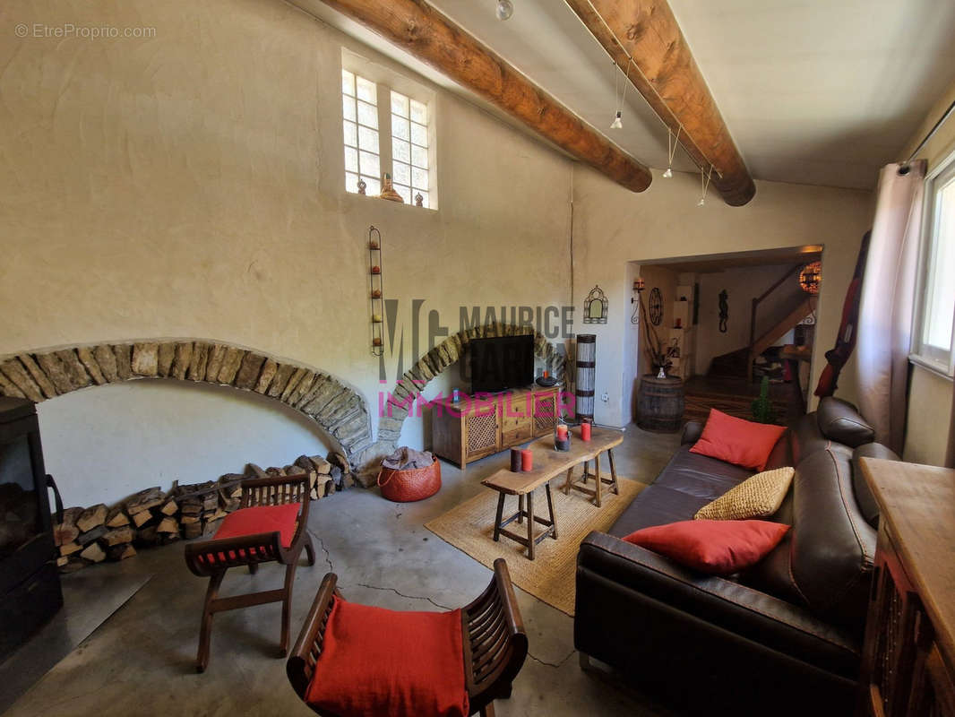 Maison à FONTAINE-DE-VAUCLUSE