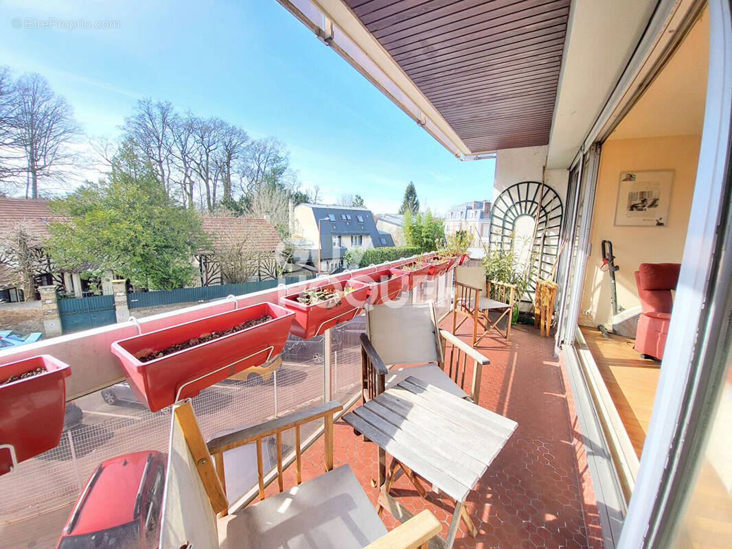 Appartement à LA CELLE-SAINT-CLOUD