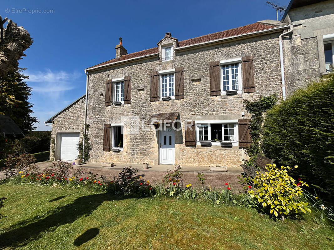Maison à POTIGNY