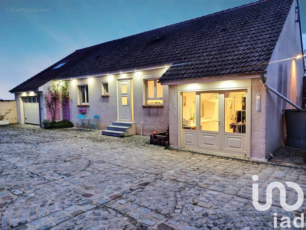 Photo 1 - Maison à MALESHERBES