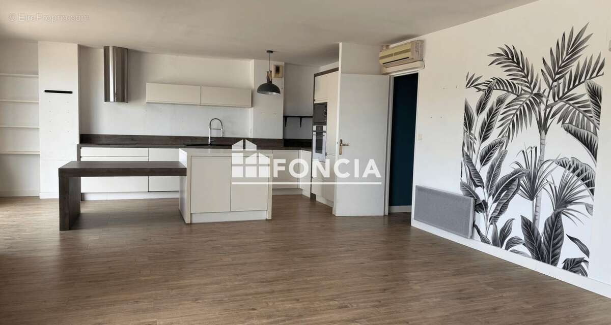 Appartement à CARRY-LE-ROUET