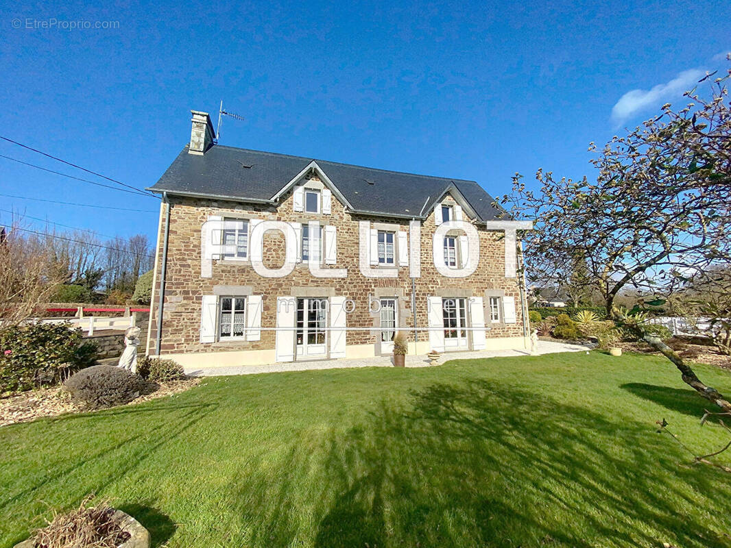 Maison à COUTANCES