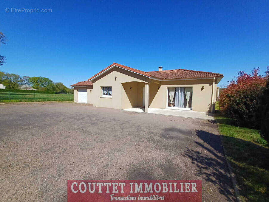 Maison à CONFOLENS