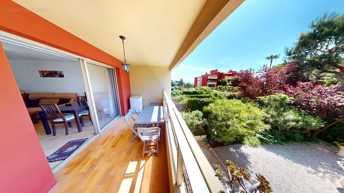 Appartement à VILLENEUVE-LOUBET