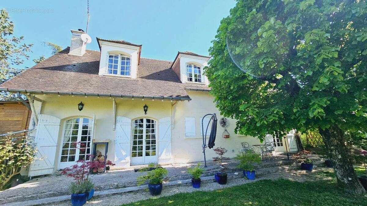 Maison à SAINT-DOULCHARD