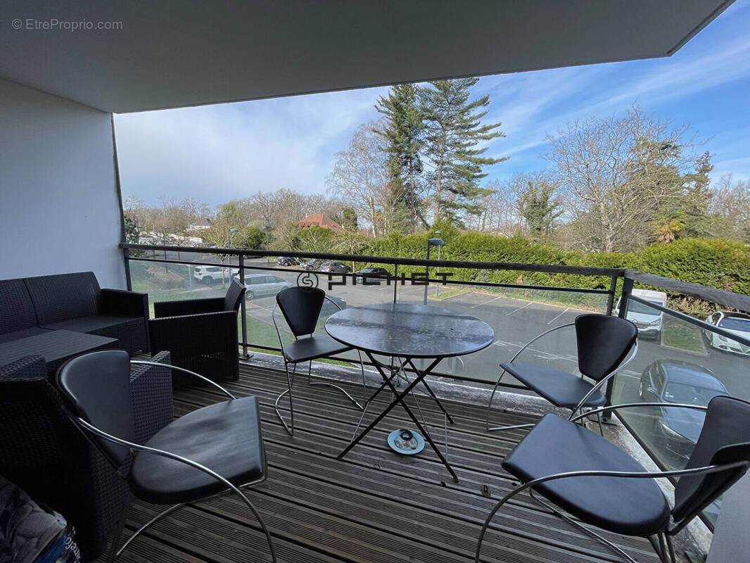 Appartement à LONS