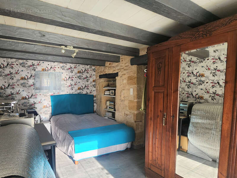 Maison à BLANQUEFORT-SUR-BRIOLANCE