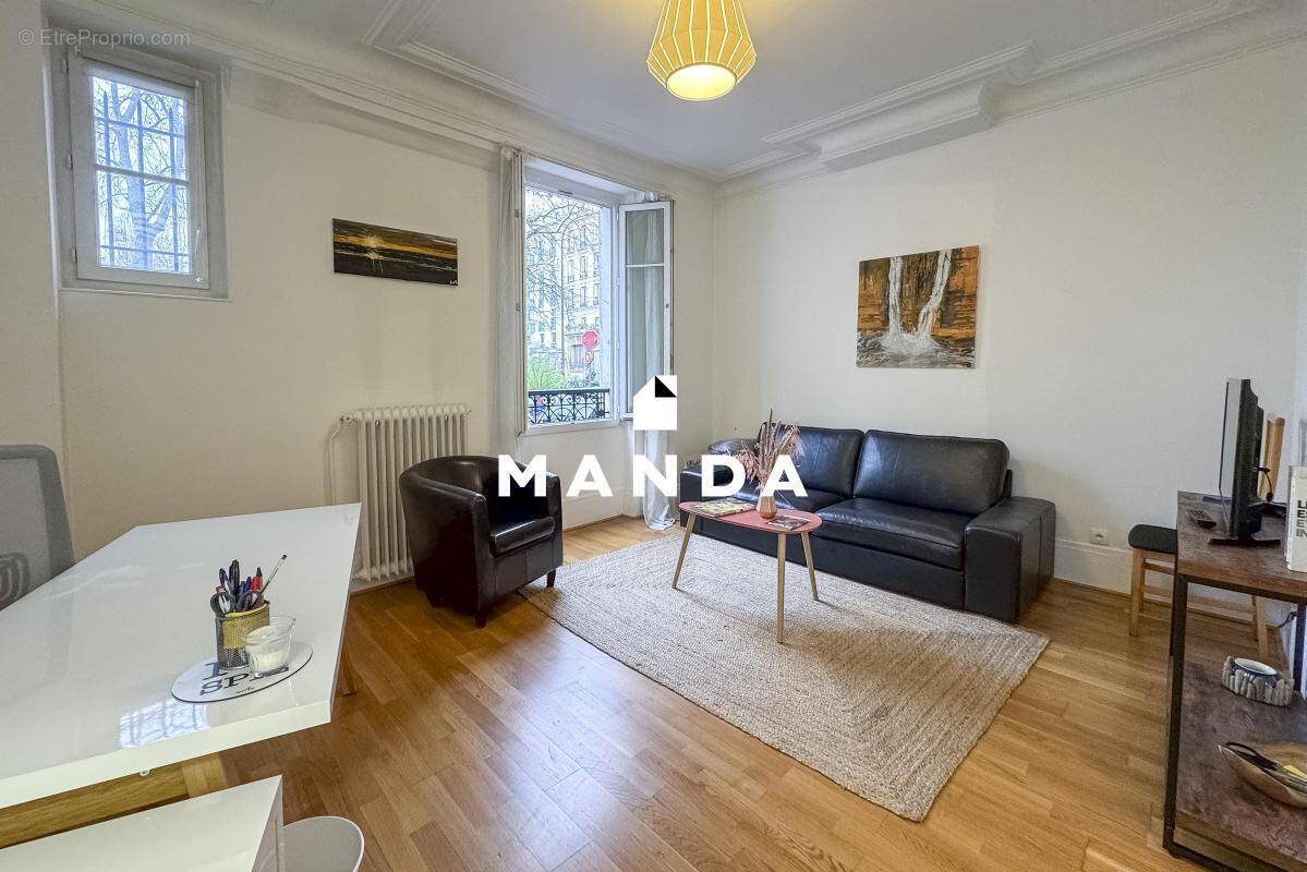 Appartement à LEVALLOIS-PERRET