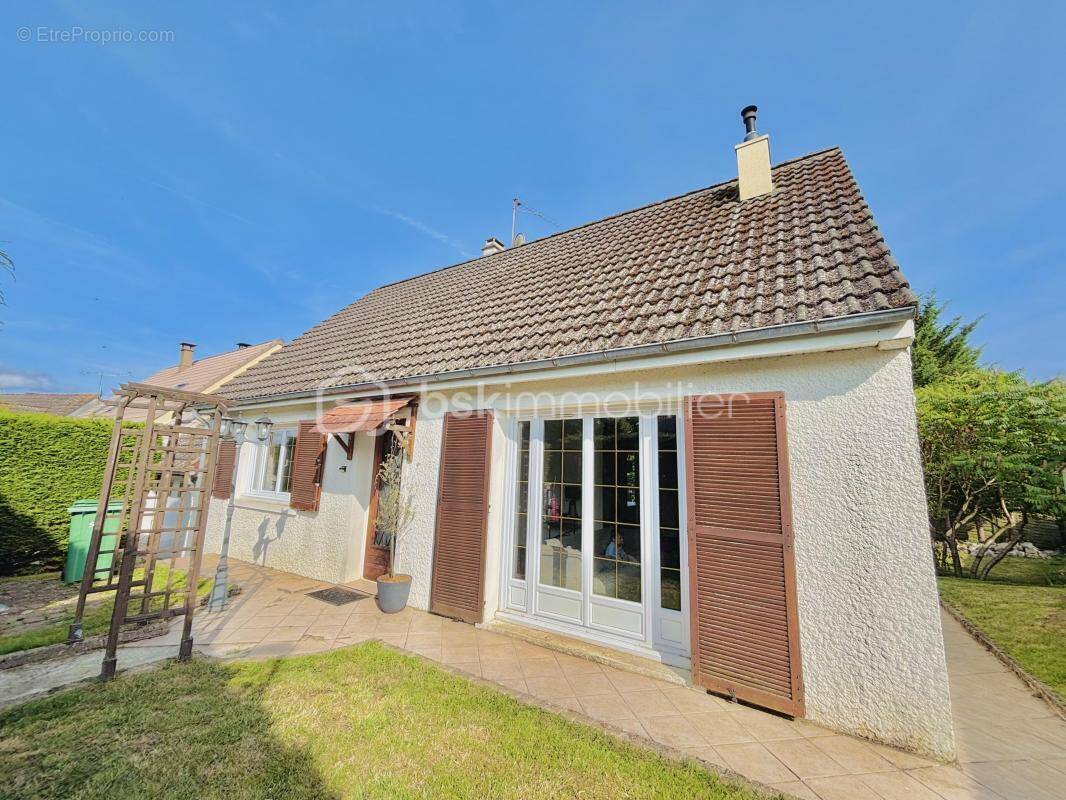 Maison à MERU