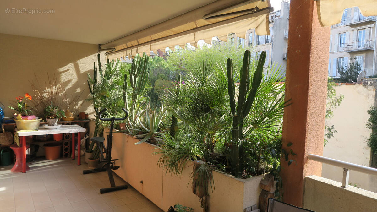 Appartement à MARSEILLE-8E
