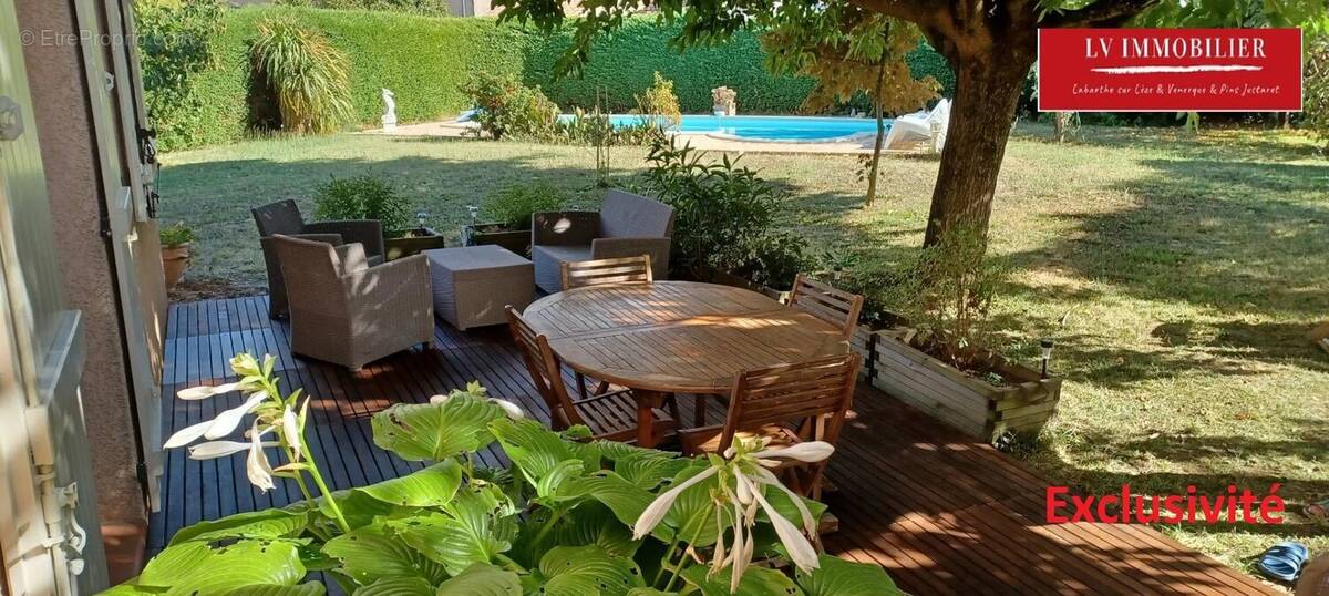 Maison à PINS-JUSTARET