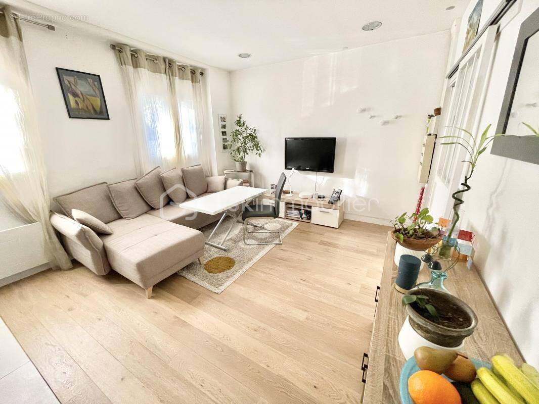 Appartement à FONTENAY-SOUS-BOIS