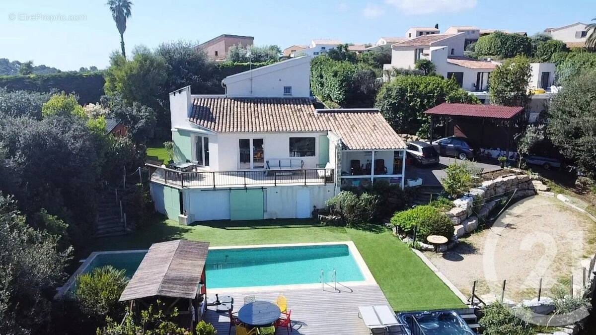 Maison à VALBONNE