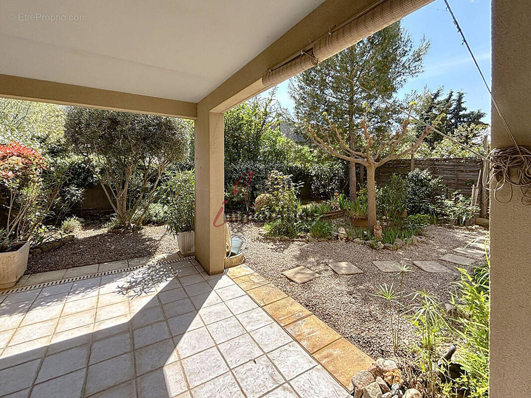 Appartement à ROBION