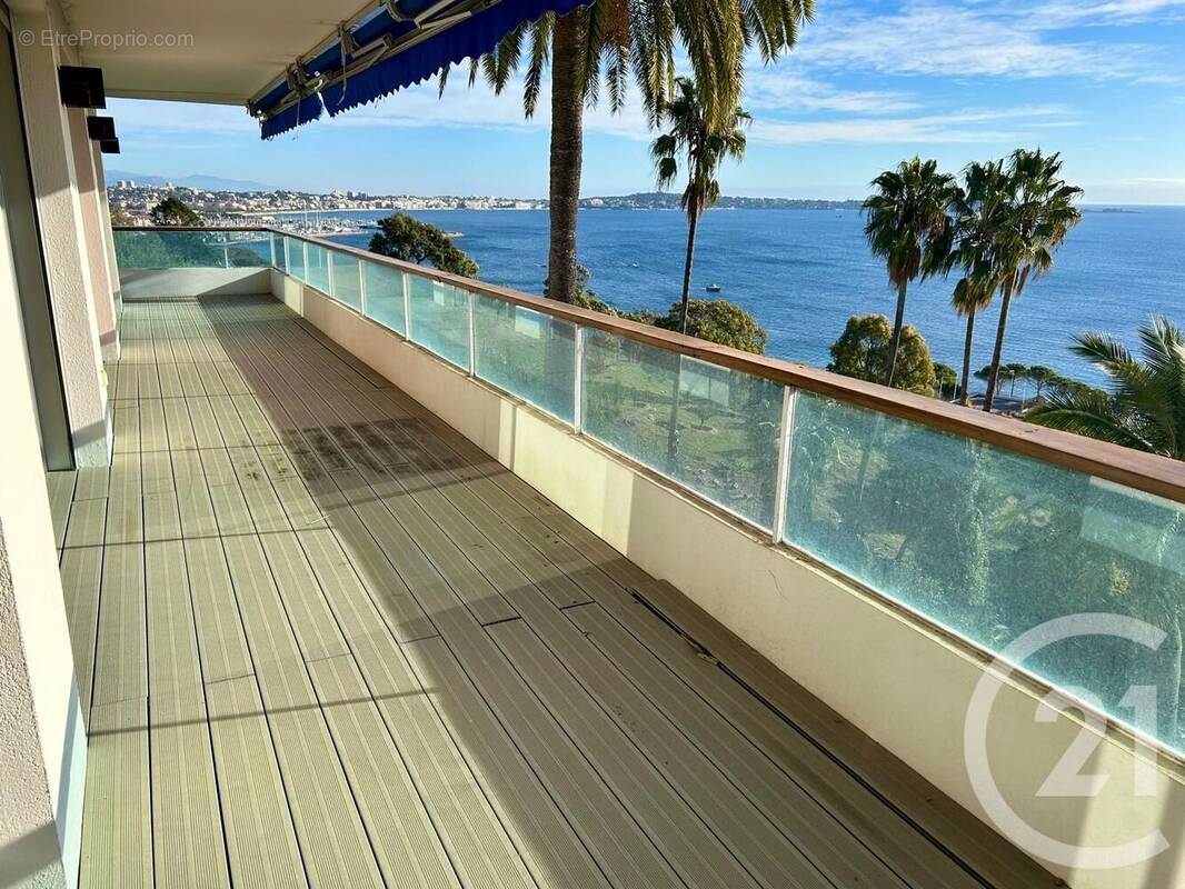 Appartement à VALLAURIS