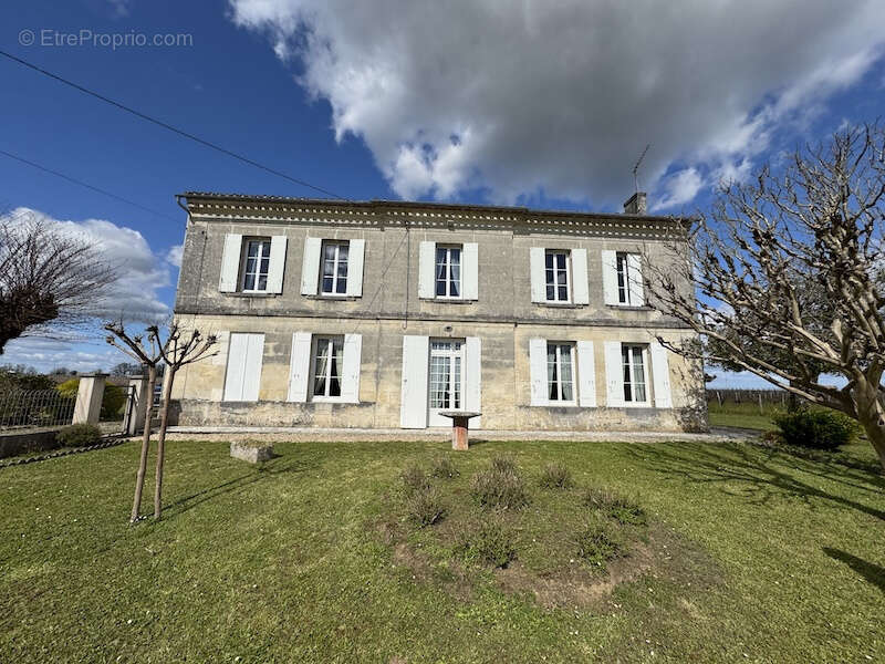 Maison à FRONSAC