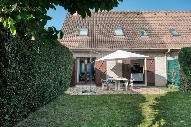 Maison à PLAISIR