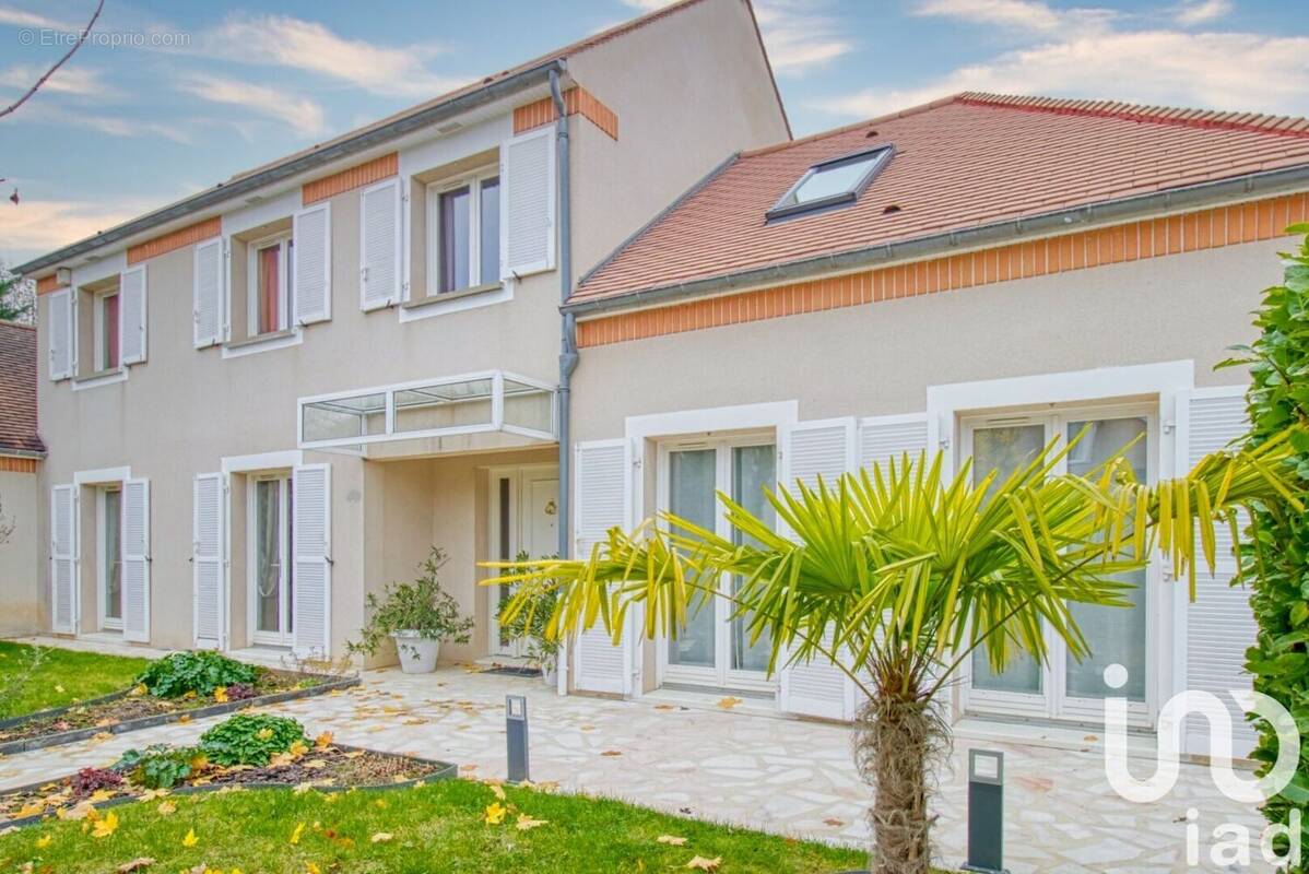 Photo 1 - Maison à BUSSY-SAINT-GEORGES