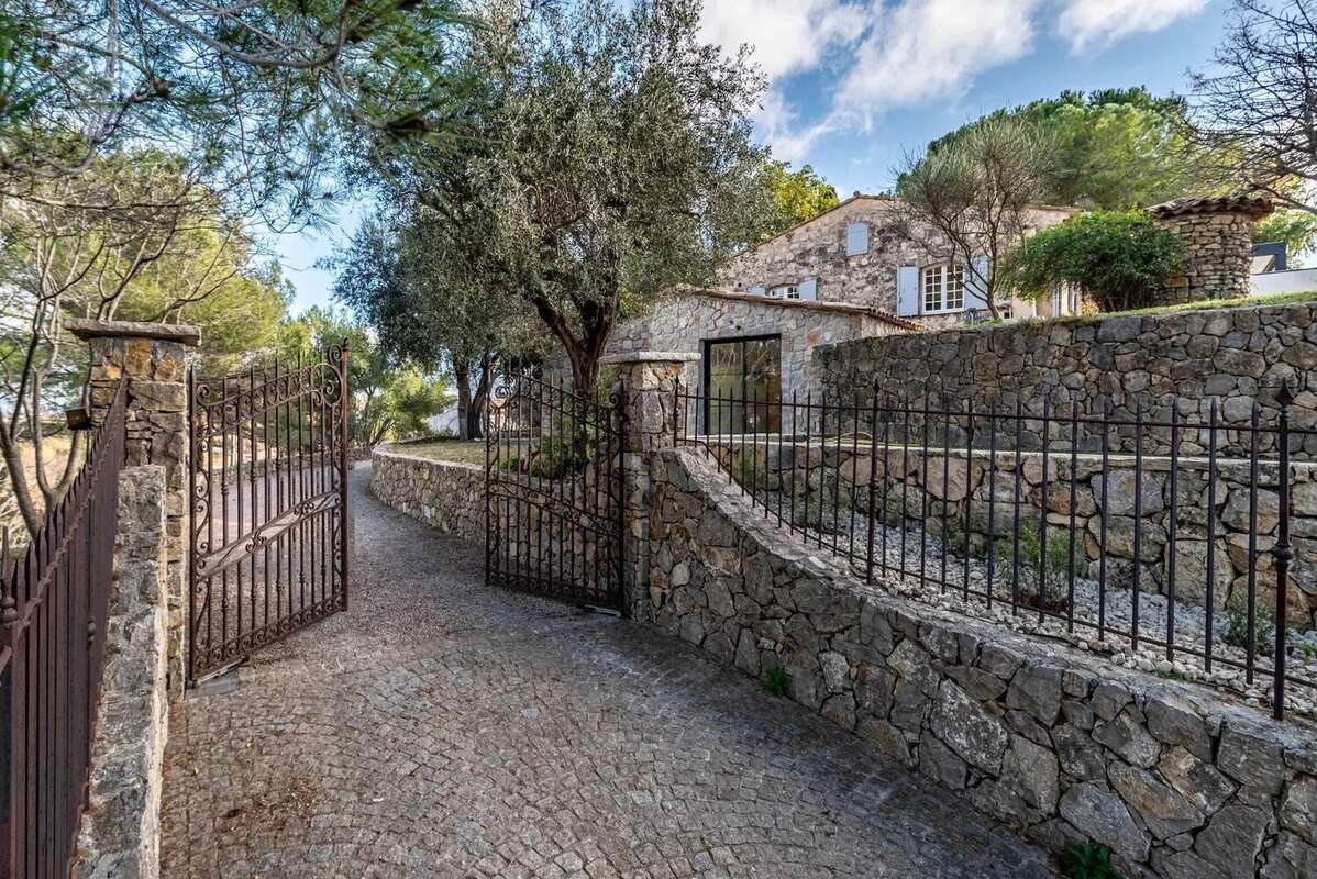 Maison à LE ROURET