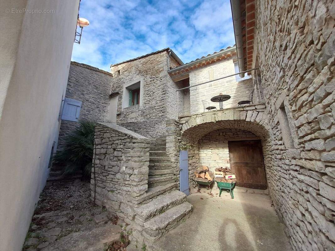 Maison à POMPIGNAN