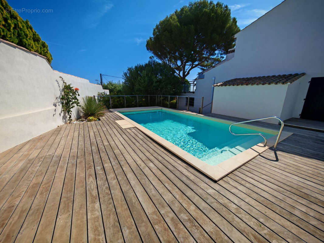 Maison à ROQUEBRUNE-SUR-ARGENS
