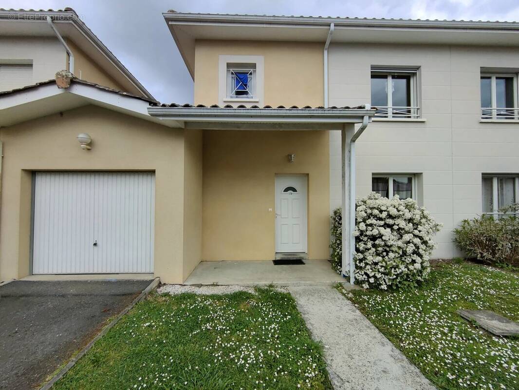 Maison à LEOGNAN